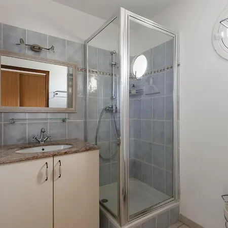 8 Pers - Bord De L'eau - Marina - 9mn