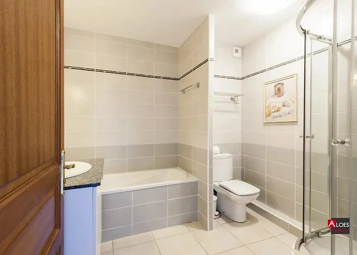 8 Pers - Bord De L'eau - Marina - 9mn *